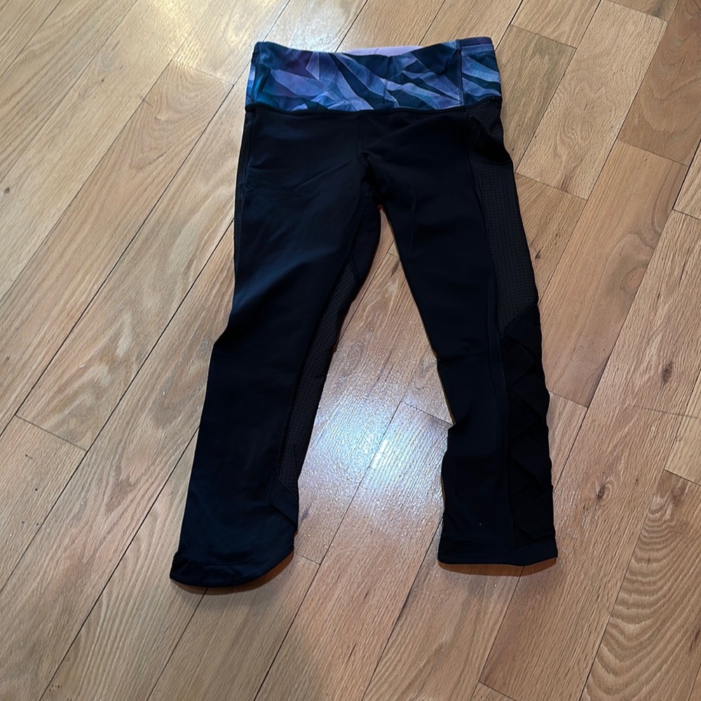 Lululemon Leggings -size 6.
